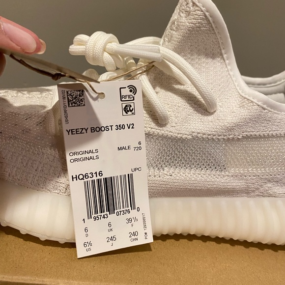 Adidas Yeezy boost 350 V2 Bone - Picture 2 of 10
